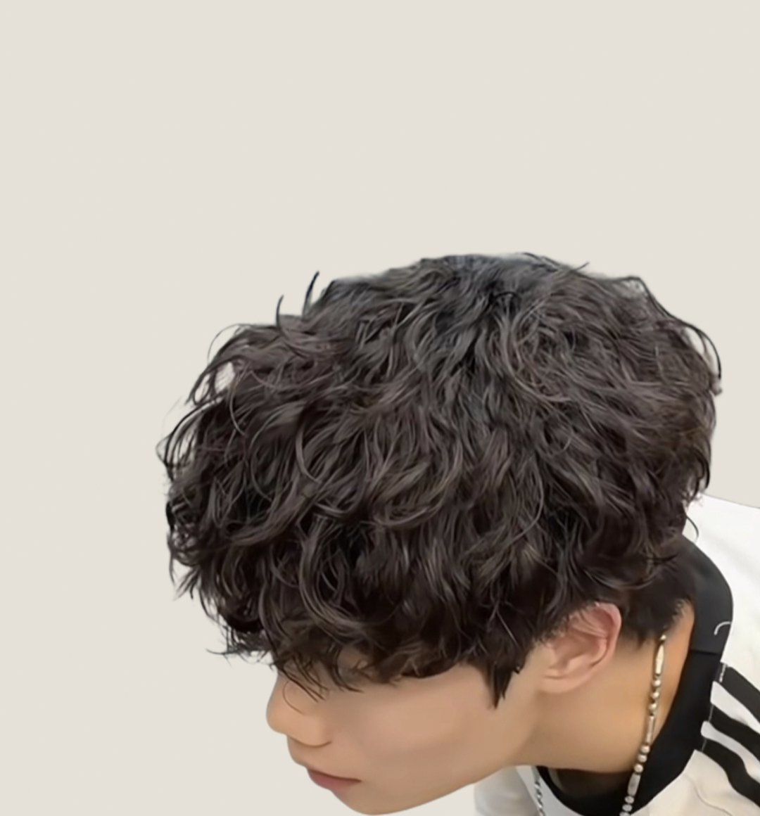 男生卷发怎么打理